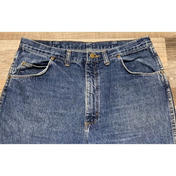 Wrangler Authentic Mens Classic Fit Blue Denim Jeans Straight Leg USA Size 38x32 - Picture 3 of 11